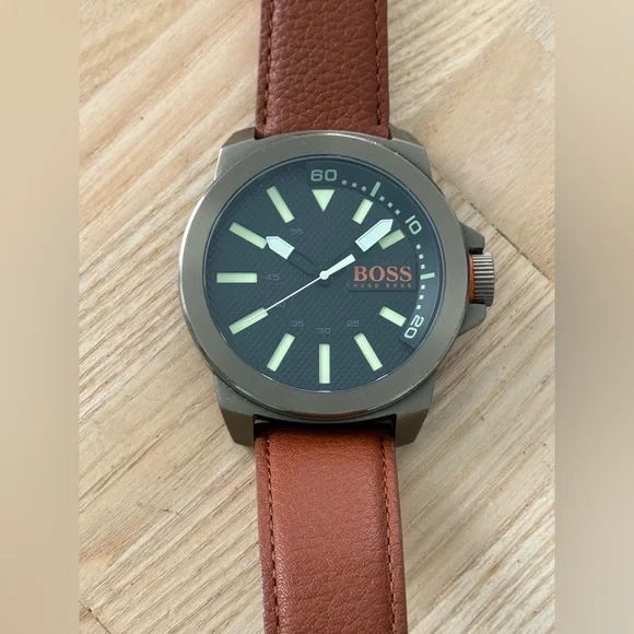 Hugo Boss Luxury Men’s Watch Black Dial Tan Leather Strap Luminous Markers